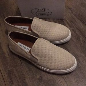 Steve Madden slip ons
